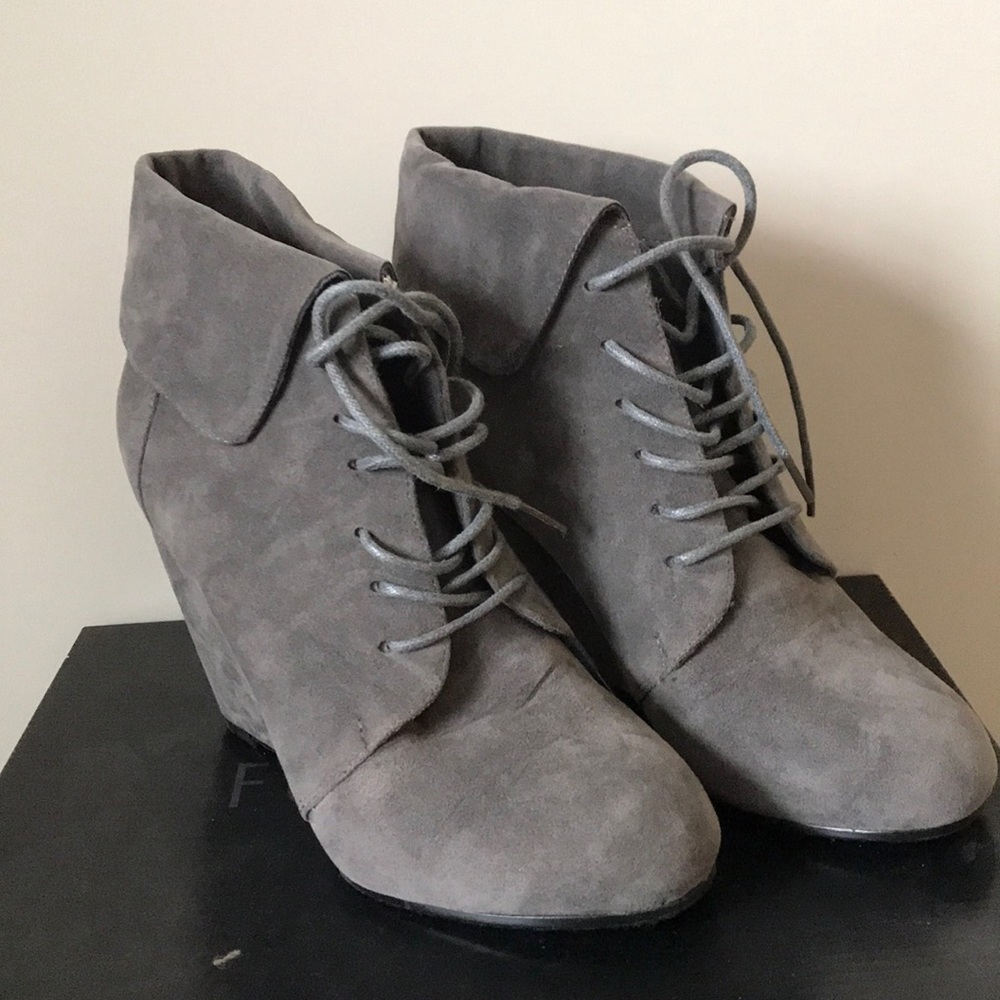 Suede boots